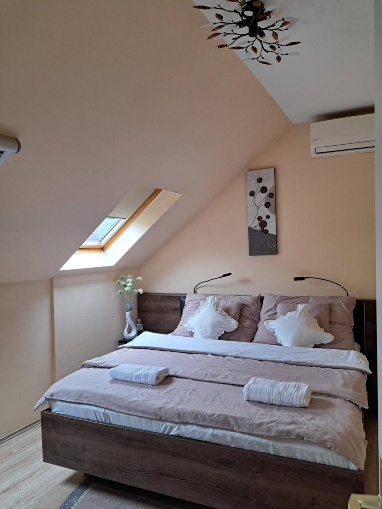 Orient Apartmanhaz エゲル エクステリア 写真
