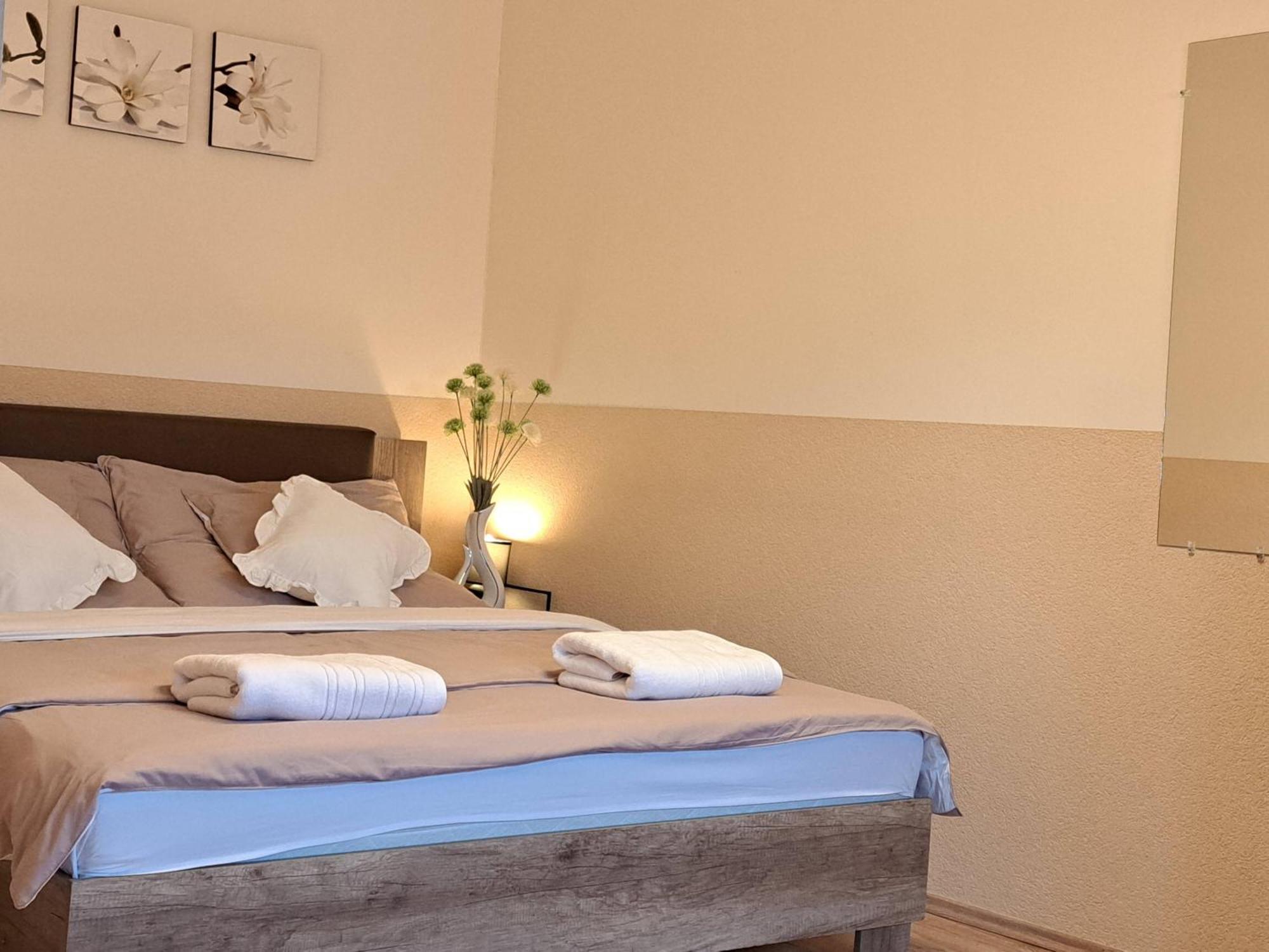 Orient Apartmanhaz エゲル エクステリア 写真