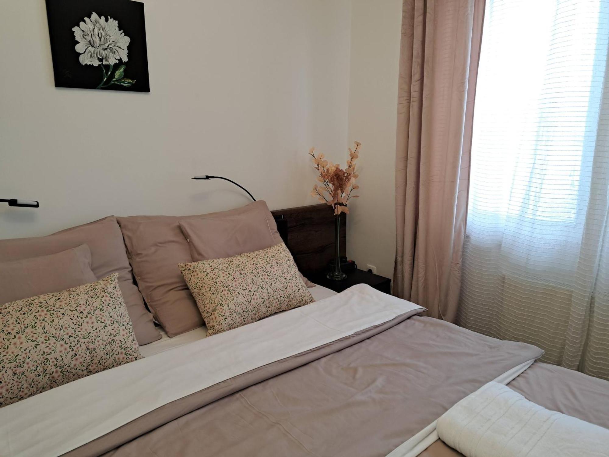 Orient Apartmanhaz エゲル エクステリア 写真