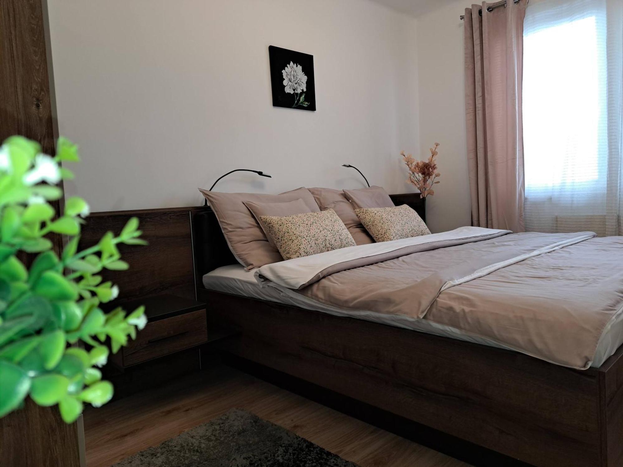 Orient Apartmanhaz エゲル エクステリア 写真