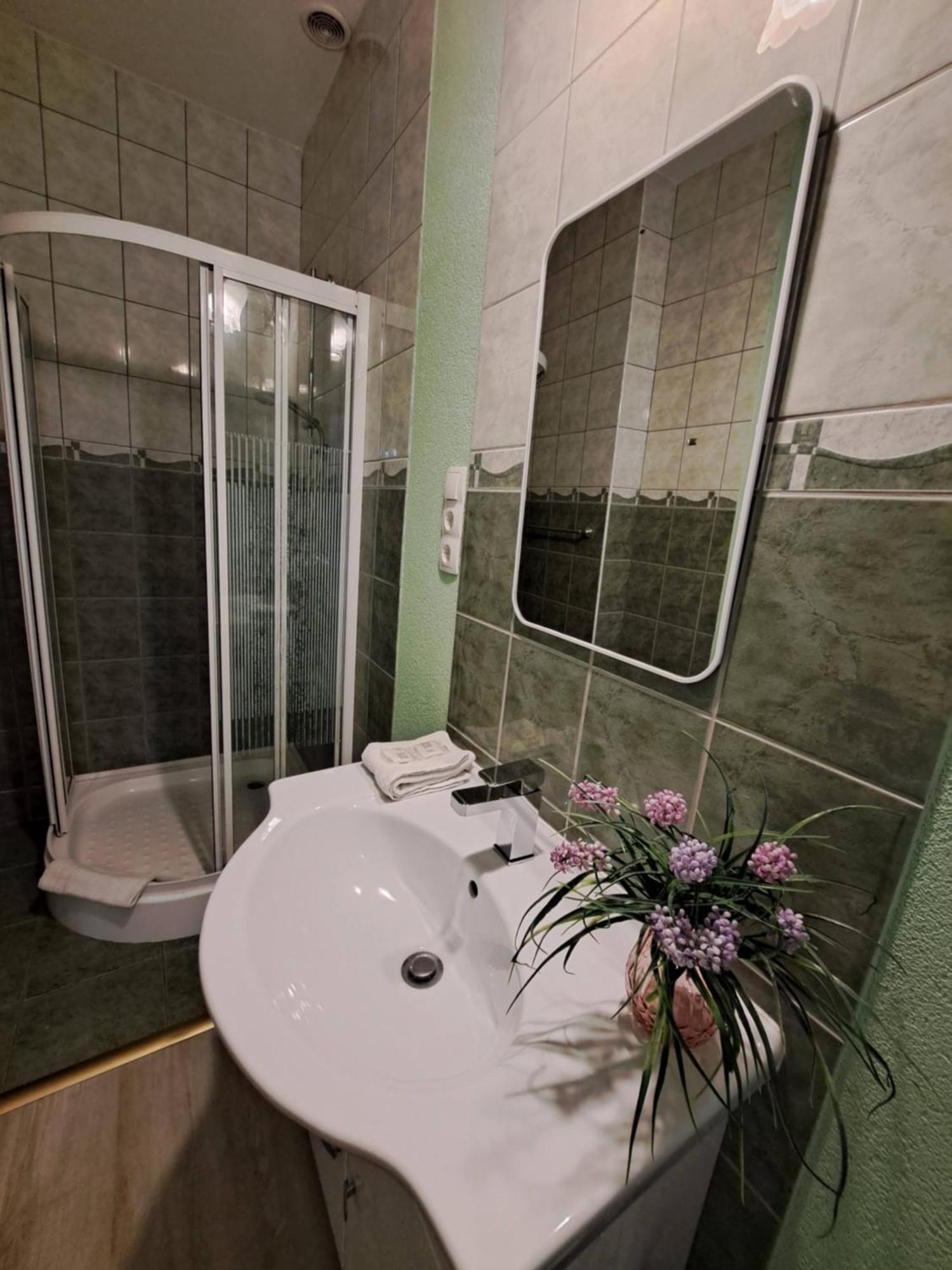 Orient Apartmanhaz エゲル エクステリア 写真