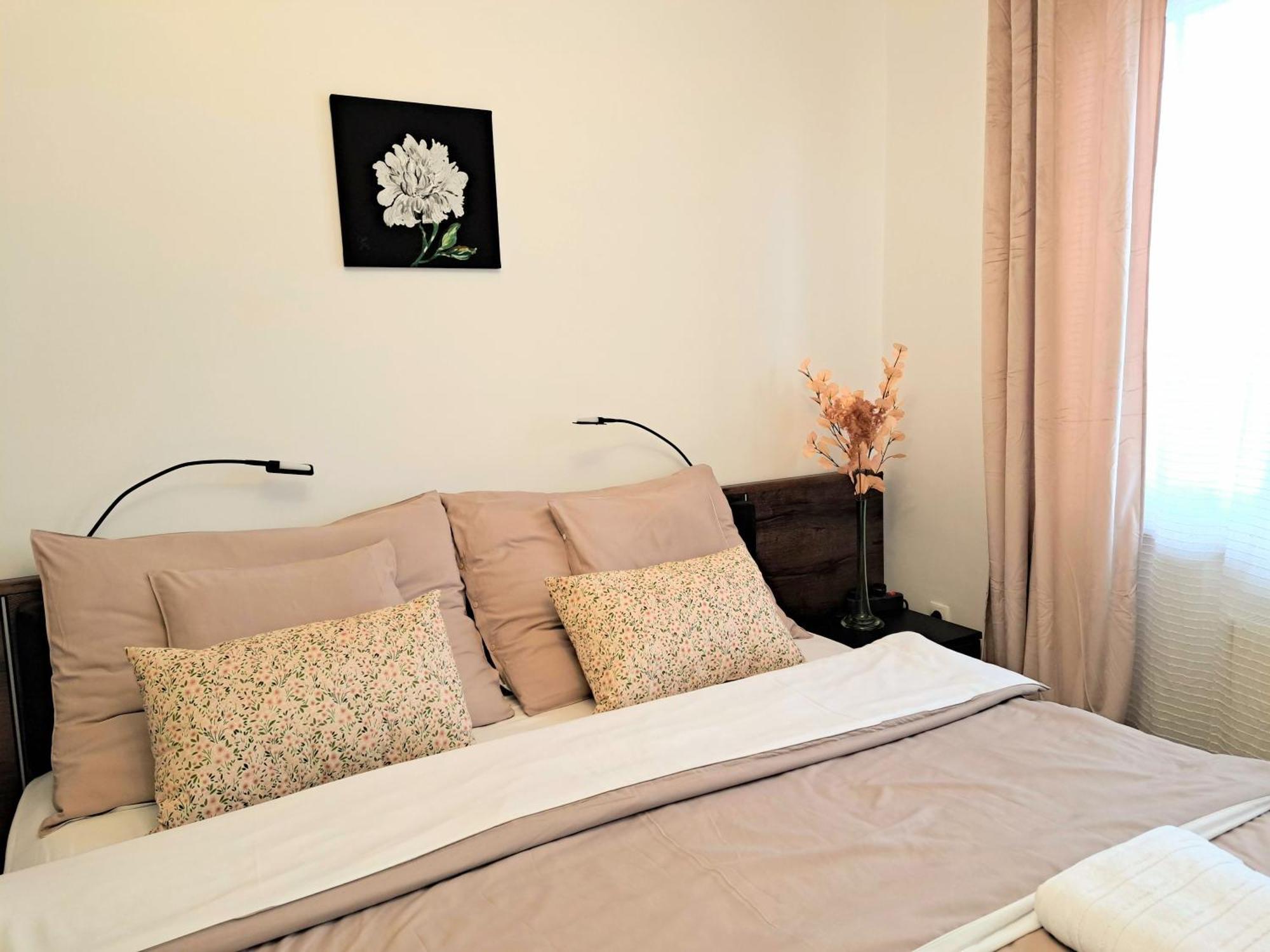 Orient Apartmanhaz エゲル エクステリア 写真